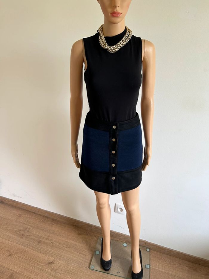 Jupe bleue marine et noire avec boutons pressions Morgan taille 34 TBE - photo numéro 3
