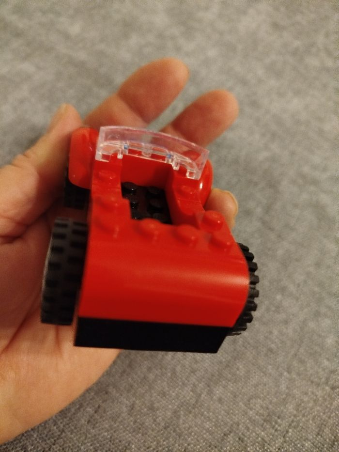Voiture spiderman Lego.   Pièces manquantes. Voir photos - photo numéro 3