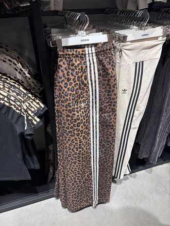 Jogging adidas large léopard - taille Sf