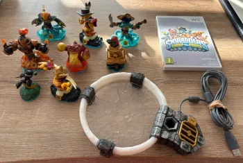 Lot de 8 figurines skylanders swap force + jeu wii