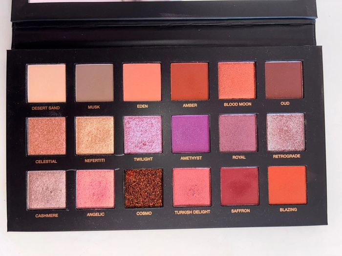 Palette Desert Dusk, 18 fards, Huda Beauty. - photo numéro 7