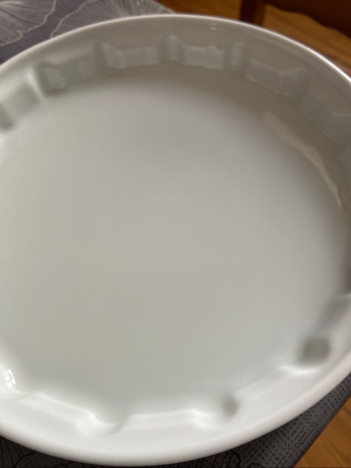 Plat blanc porcelaine - photo numéro 2
