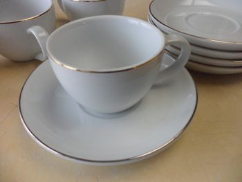 Tasses à café blanche + sous tasses