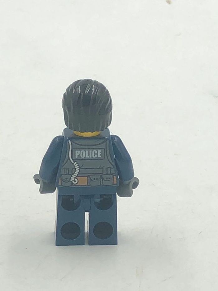Figurine Lego City policier - photo numéro 3