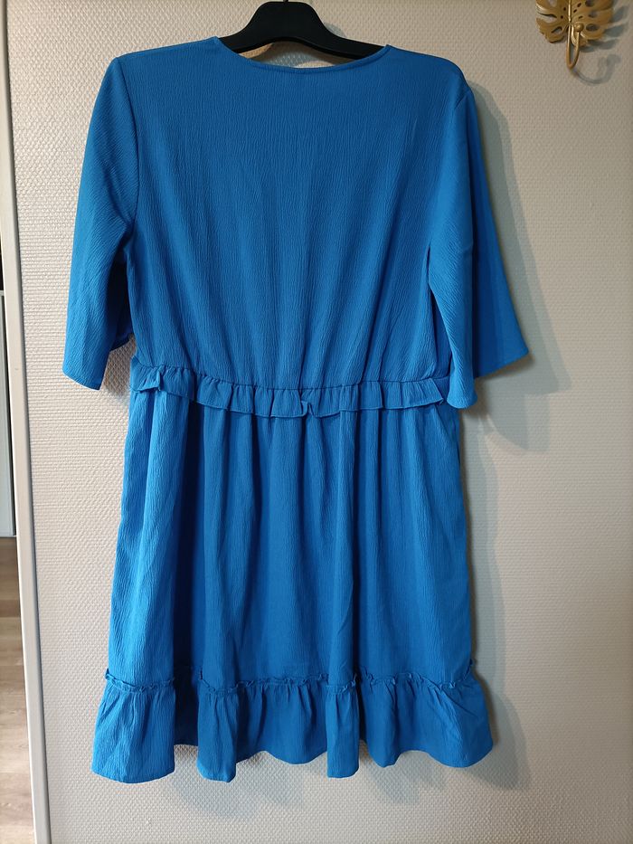 Robe uni bleu mi longue manche courte volant - photo numéro 3