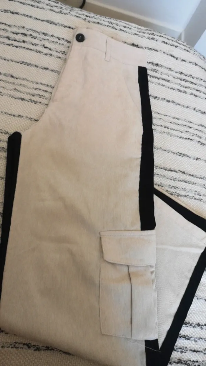 Pantalon blanc et noir rétro shein - photo numéro 2