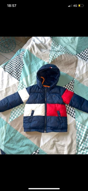 Doudoune tommy Hilfiger taille 18 mois