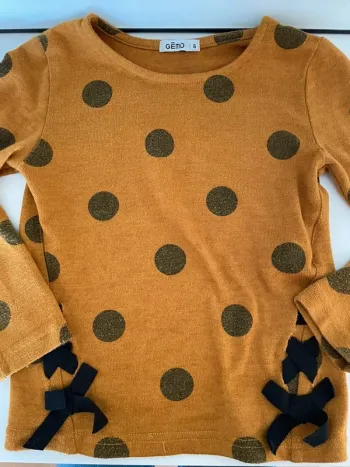Pull à pois moutarde gemo 6 ans