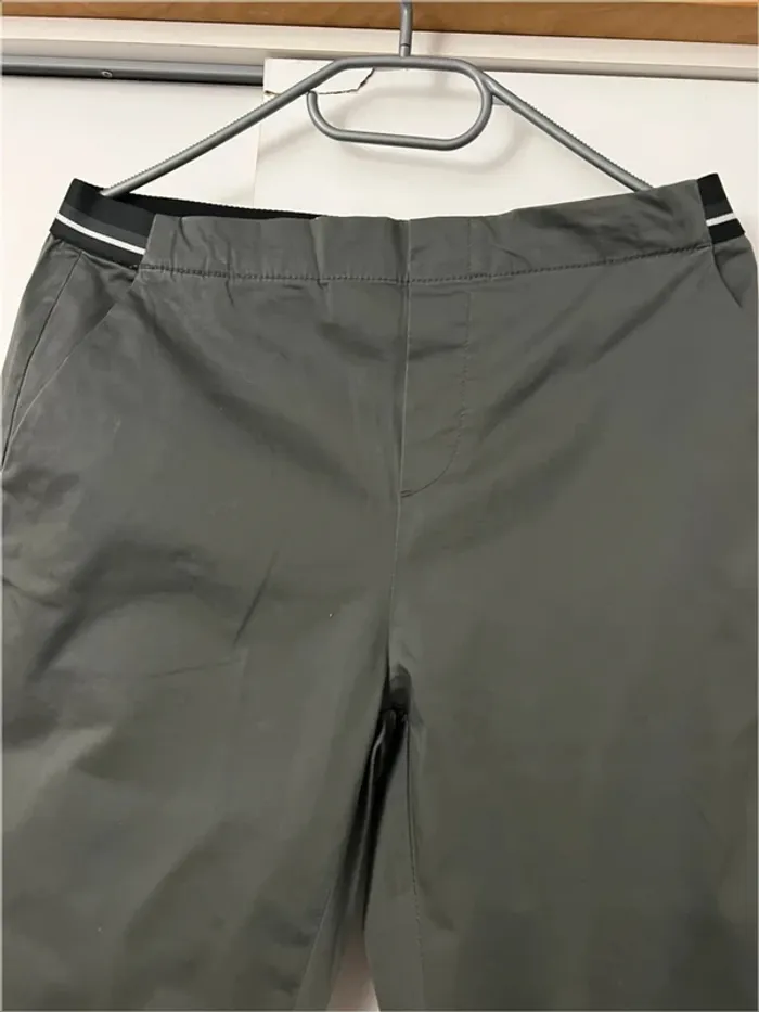 Pantalon chino gris foncé Pull and Bear