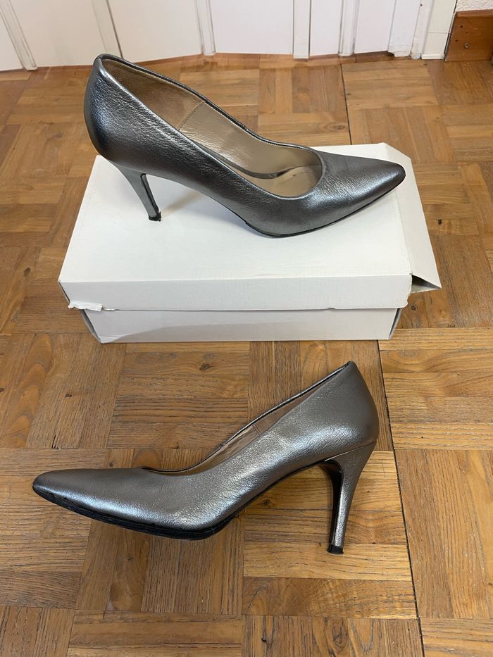 Chaussures grises - photo numéro 8