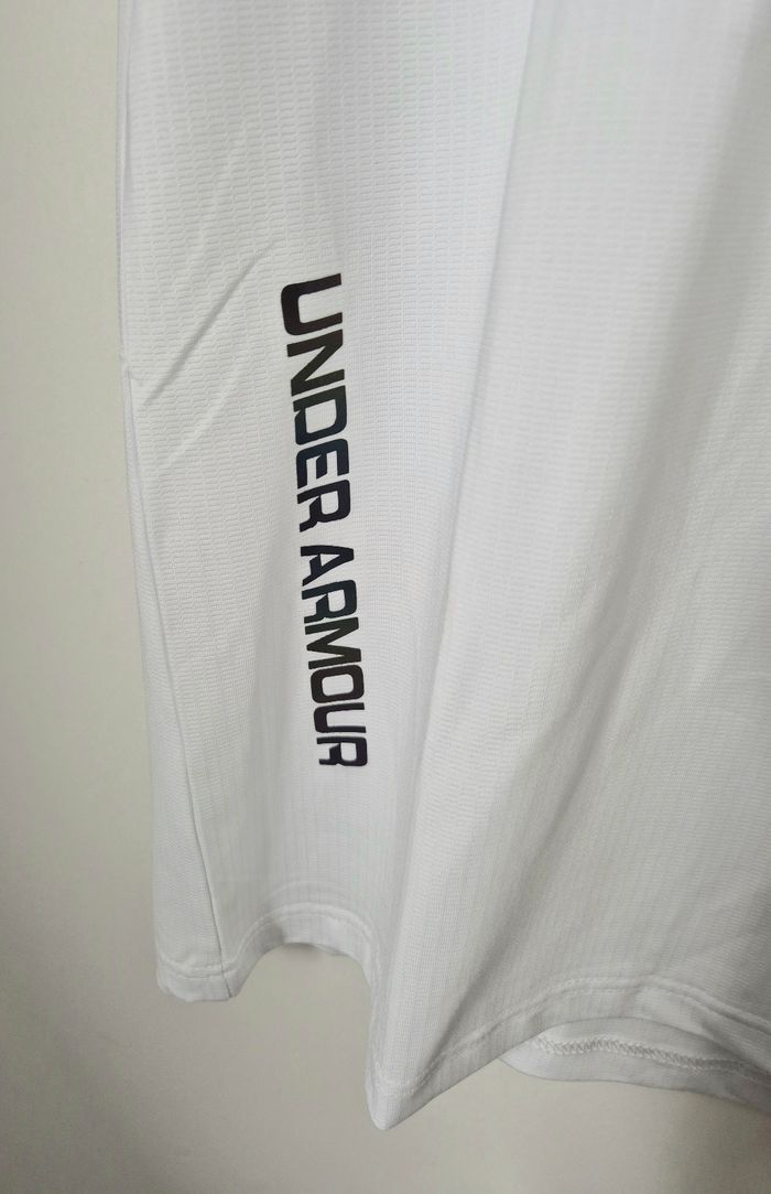 Tee-shirt ajuster * Under Armour * - photo numéro 7