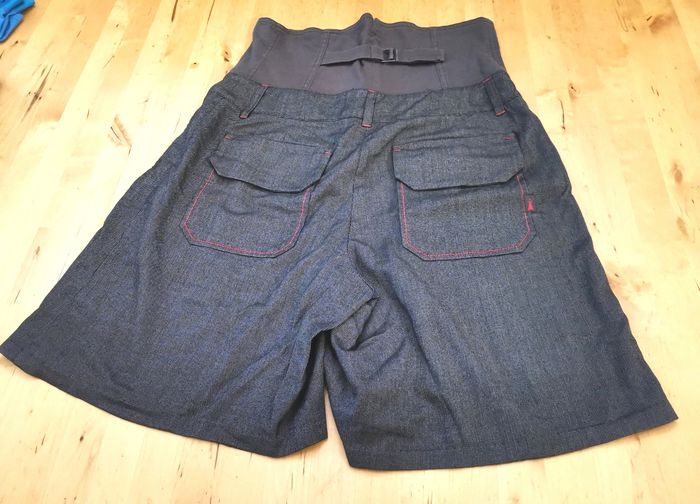 Jupe-short "Cop Copine" - photo numéro 5