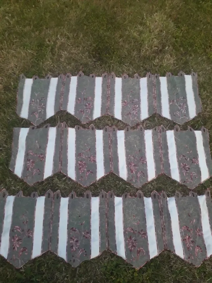 3 rideaux écru et bordeaux - photo numéro 3