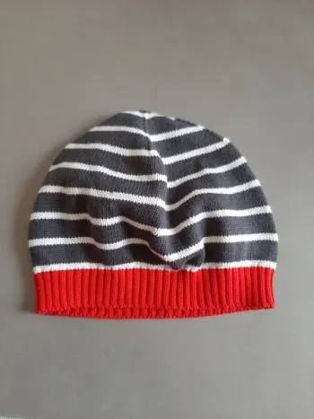 Bonnet DPAM 6-8 ans neuf