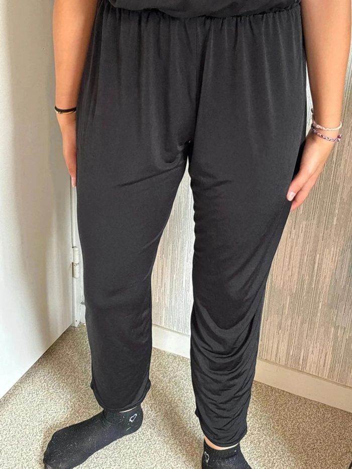 Combinaison taille 42• - photo numéro 3