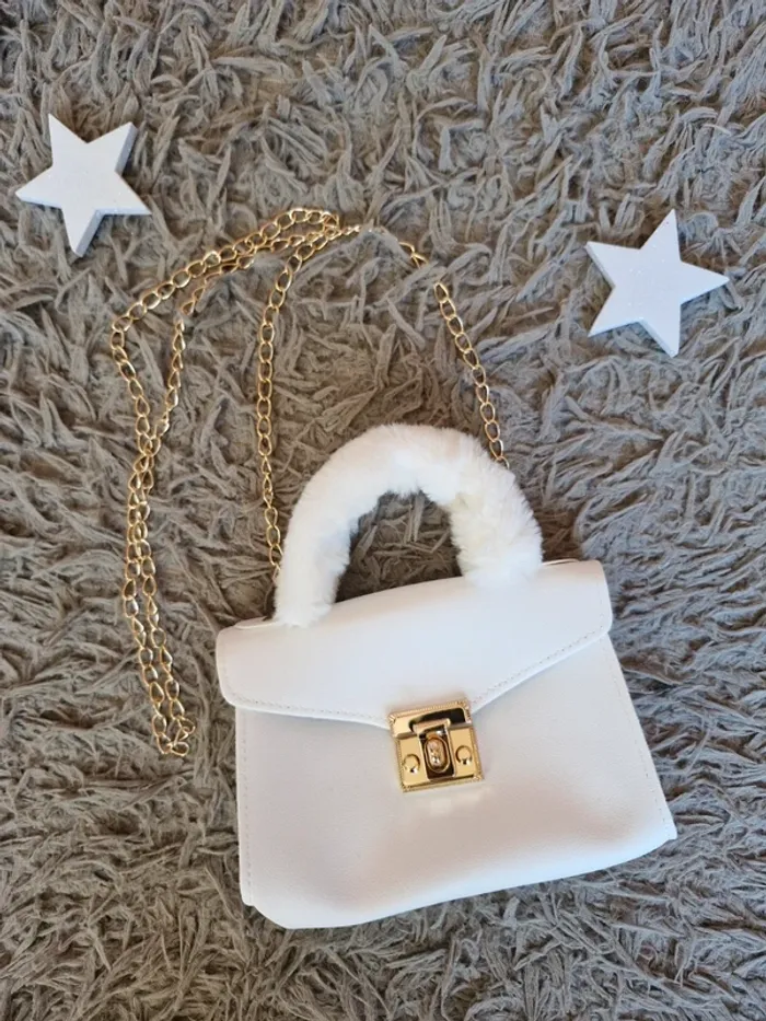 👜 Mini sac blanc avec moumoute