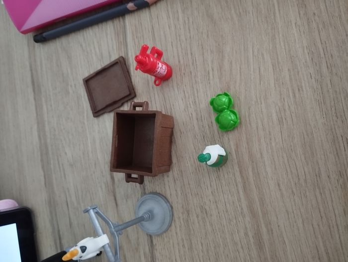 Perroquet playmobil avec objets - photo numéro 2