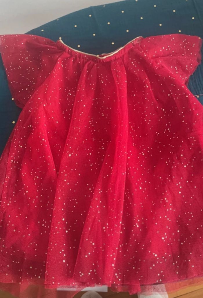 Robe rouge en tulle paillettes