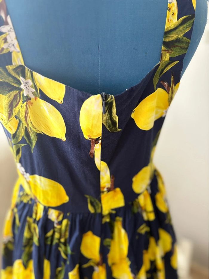 Robe motif citron 🍋 jupon évasée - portée 1 fois - taille 40/L - en très bon état - photo numéro 7
