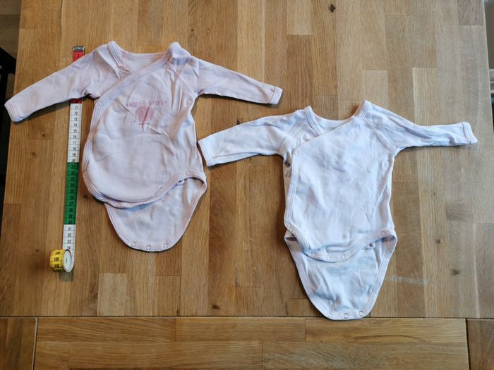 Lot 2 bodies Petit Bateau 1 mois