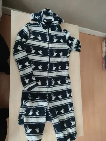 Pilou pilou combinaisons noël chasseur Okaïdi 12 ans