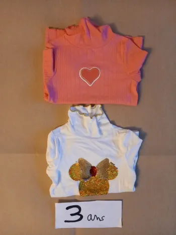 Lot 2 T-shirts ML 3 ans
