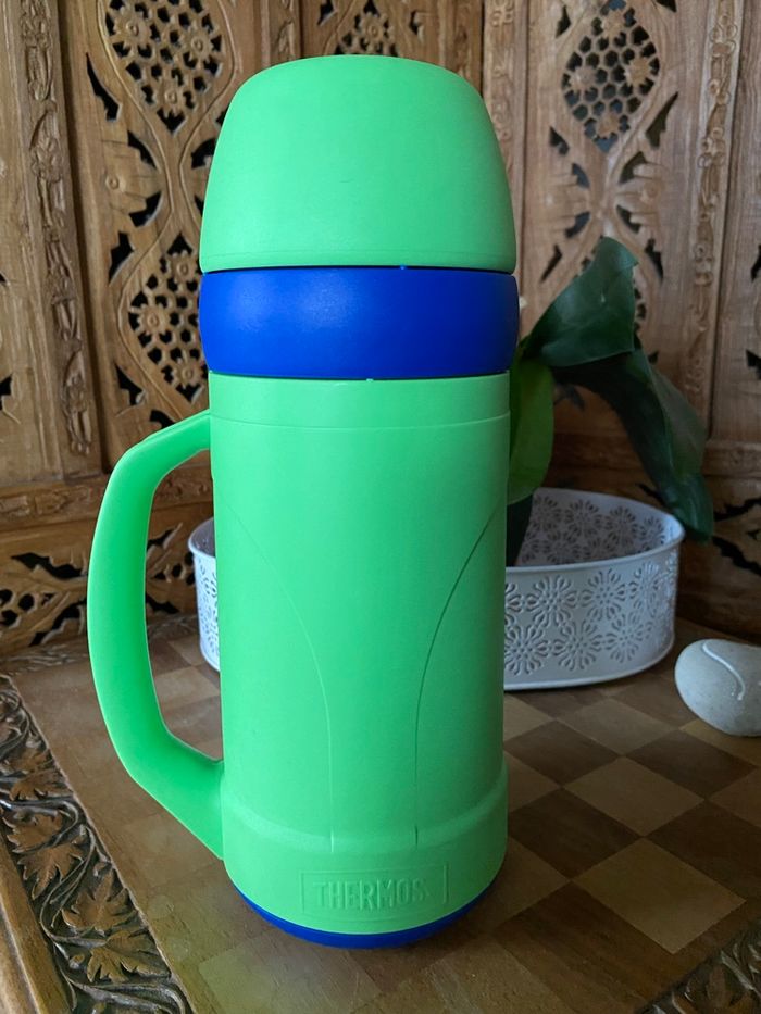 Thermos verte 0,5 litre très bon état - photo numéro 2