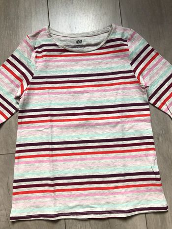 T-shirt longues manches H&M neuf 6-8 ans