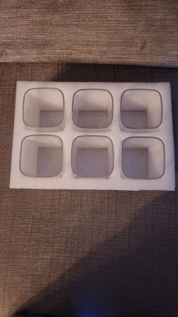 6 verres jamais servis