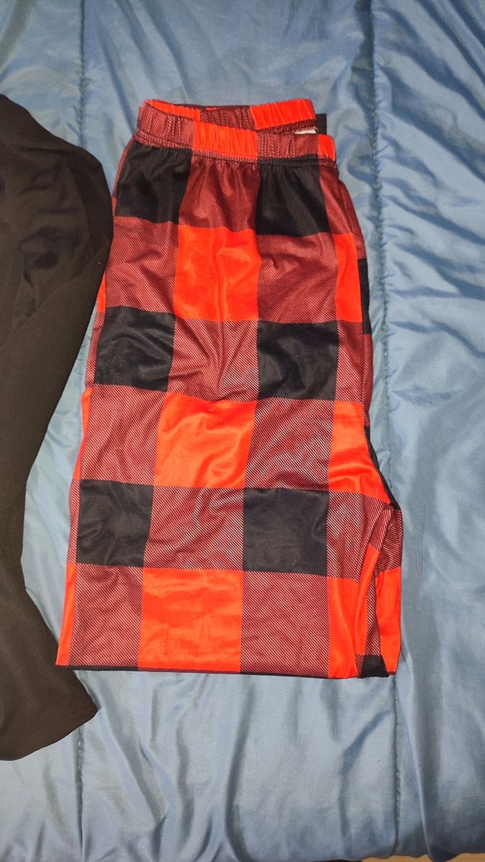 Pyjama homme taille XS ou S ( pas d étiquette) - photo numéro 2