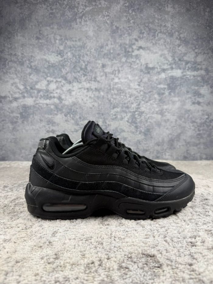 Nike Air Max 95 - Essentiel Triple Black - Full Black - photo numéro 3