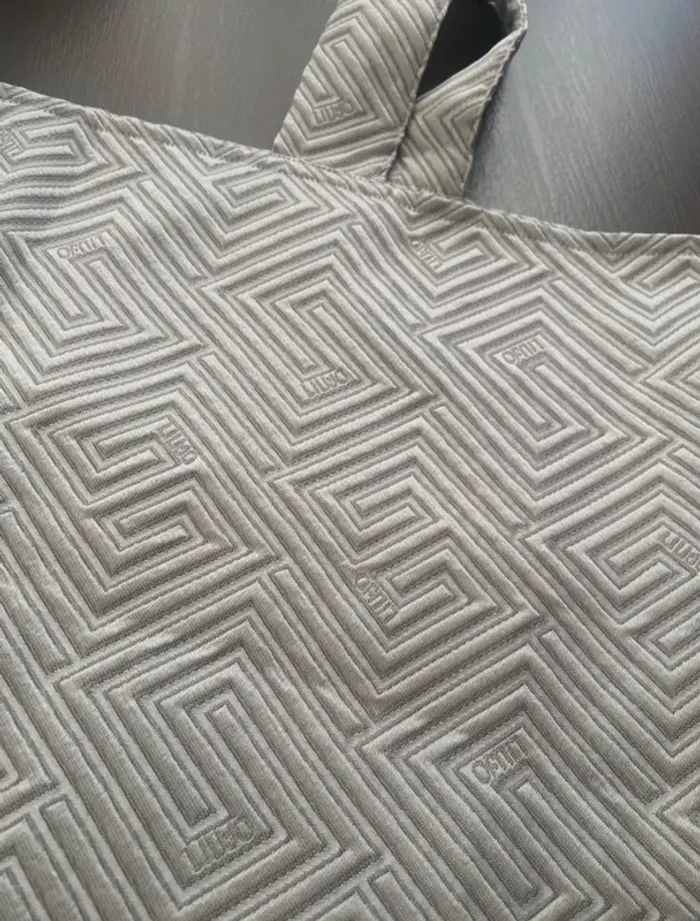 Sac fourre-tout / Tote bag "Liu Jo" gris motif géométrique - photo numéro 4