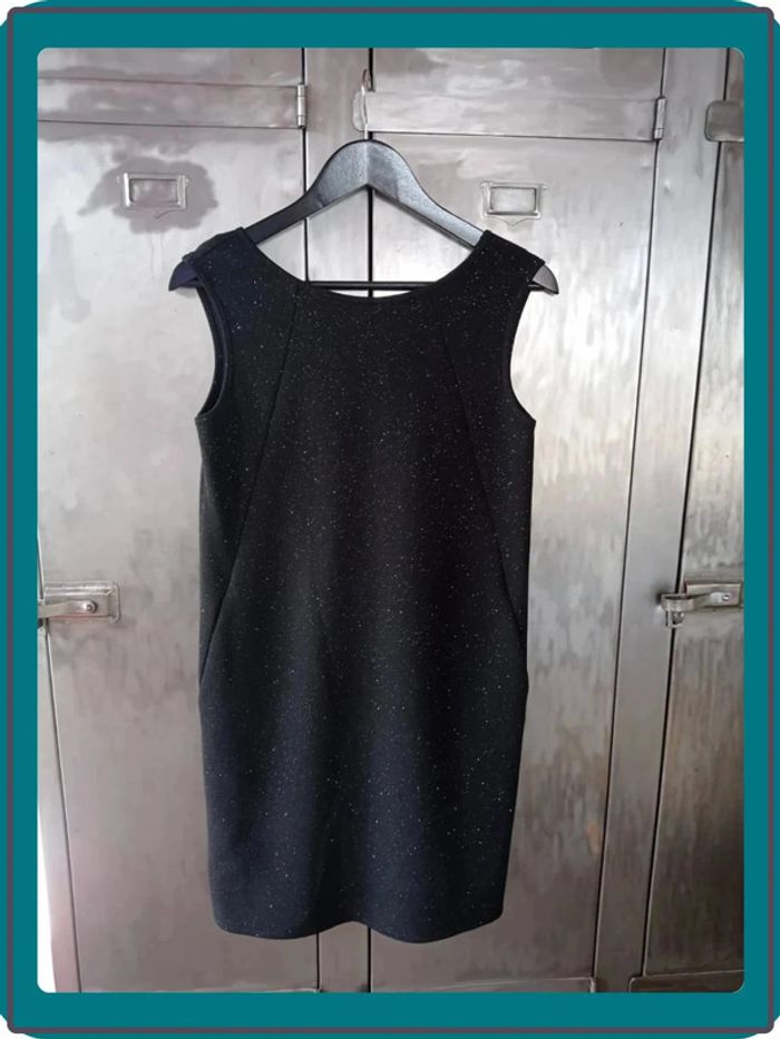 Robe noire sans manches LIU JO taille 40 neuf