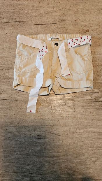 Short beige, ajustable à la taille, léger, avec ceinture, H&M, neuf sans étiquette, 2 ans