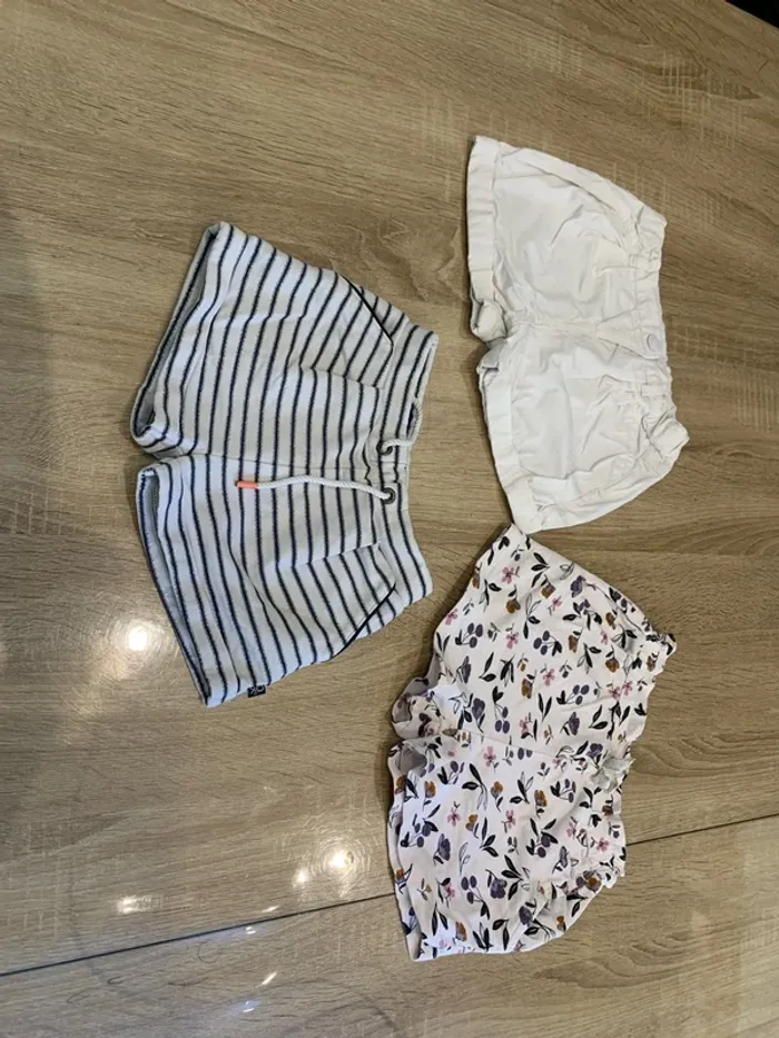 Lot 3 shorts 2 ans