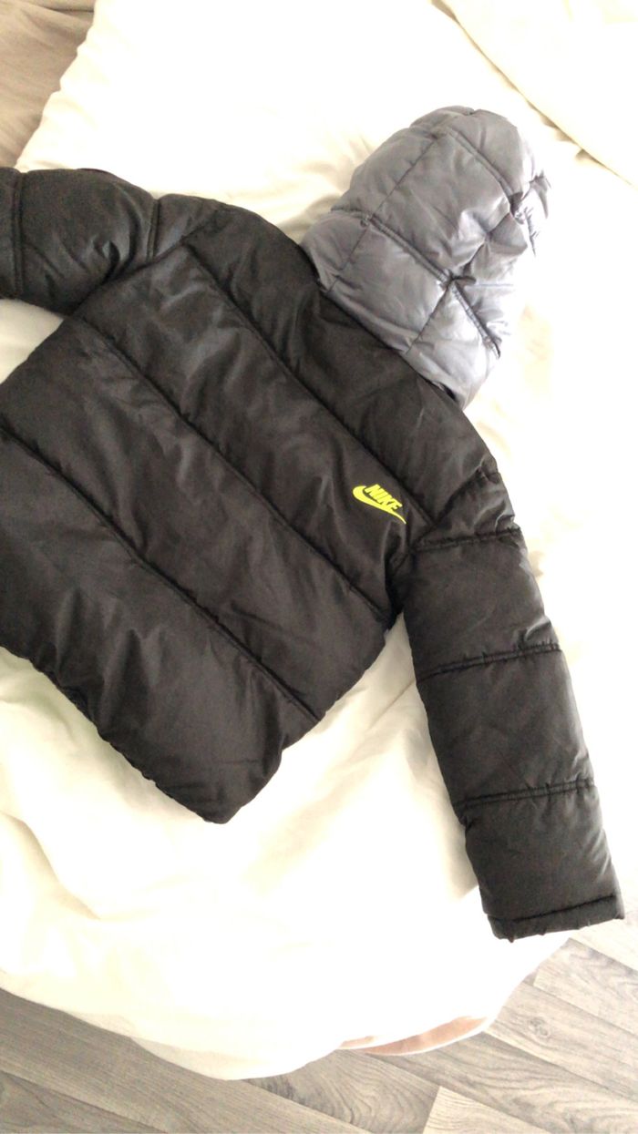 Doudoune nike 5-6ans - photo numéro 2