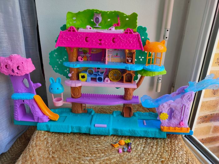 Polly pocket pollyville