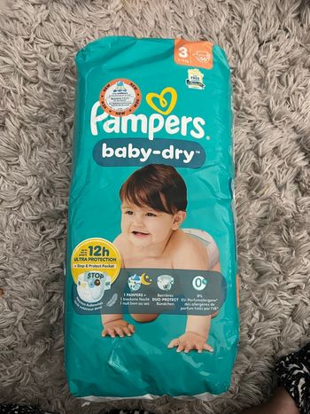 Pampers couche