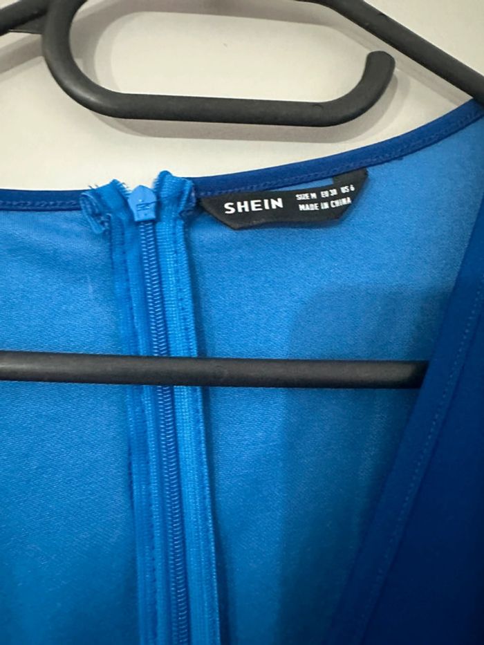 Petite robe bleu taille M shein - photo numéro 4