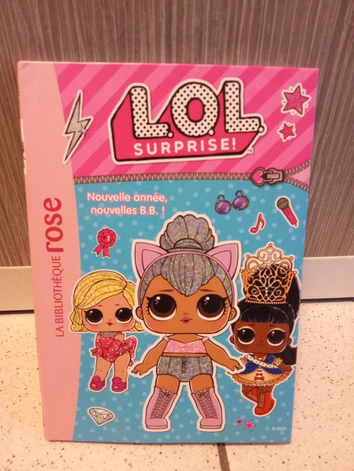 Livre bibliothèque rose lol surprise numéro 1