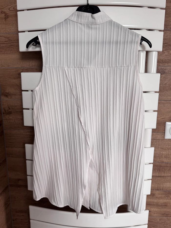 Chemise sans manche ouverte dans le dos - photo numéro 2