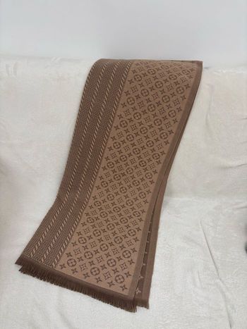 Foulard beige à motif