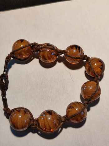 Ancienne bracelet boule en verre décoré