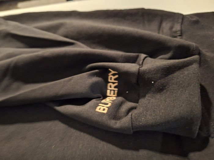 Sweat shirt Burberry taille M Neuf - photo numéro 8