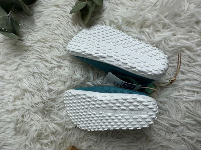 Paire de chaussures aquatiques décathlon taille 22-23 - photo numéro 7