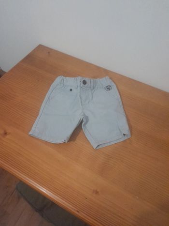 short gris clair 2 ans sergent major comme neuf