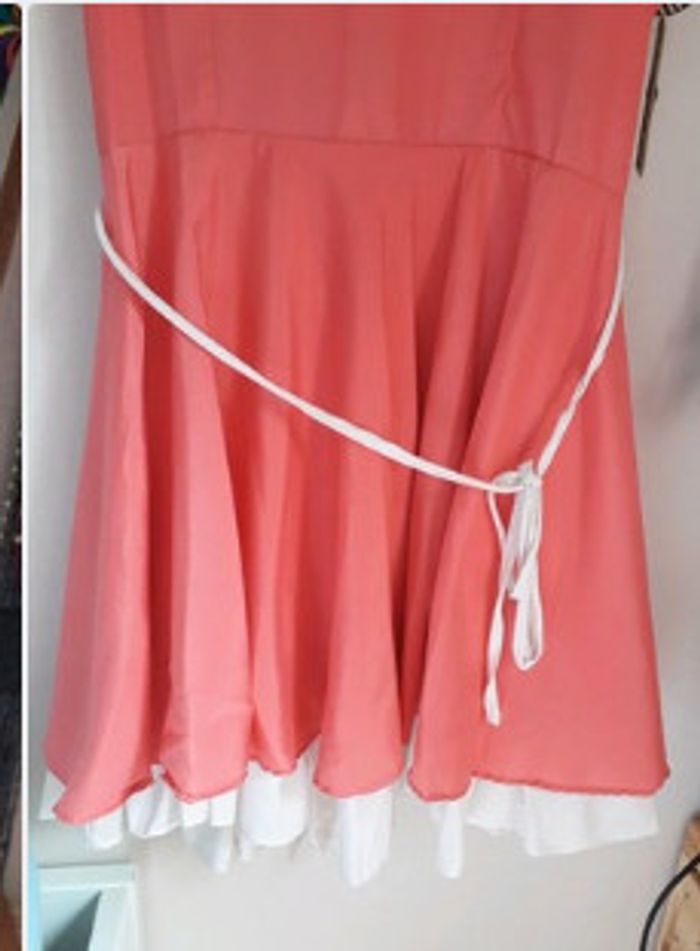 Pour vos cadeaux de fin d'année. Robe neuve étiquetée - photo numéro 4