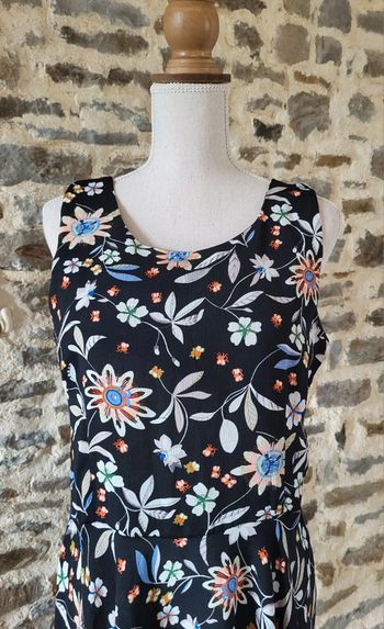 Robe fleurie noire sans manches Anna Ellis Taille XL ou 42