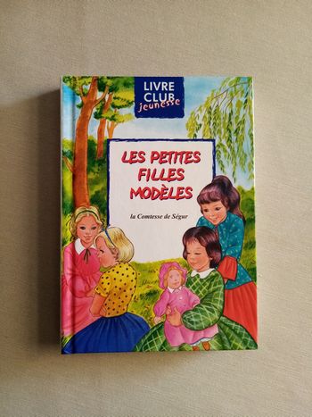Les petites filles modèles