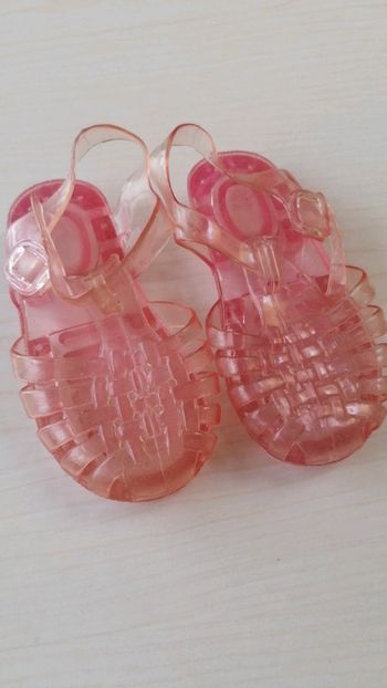 Chaussures en plastique